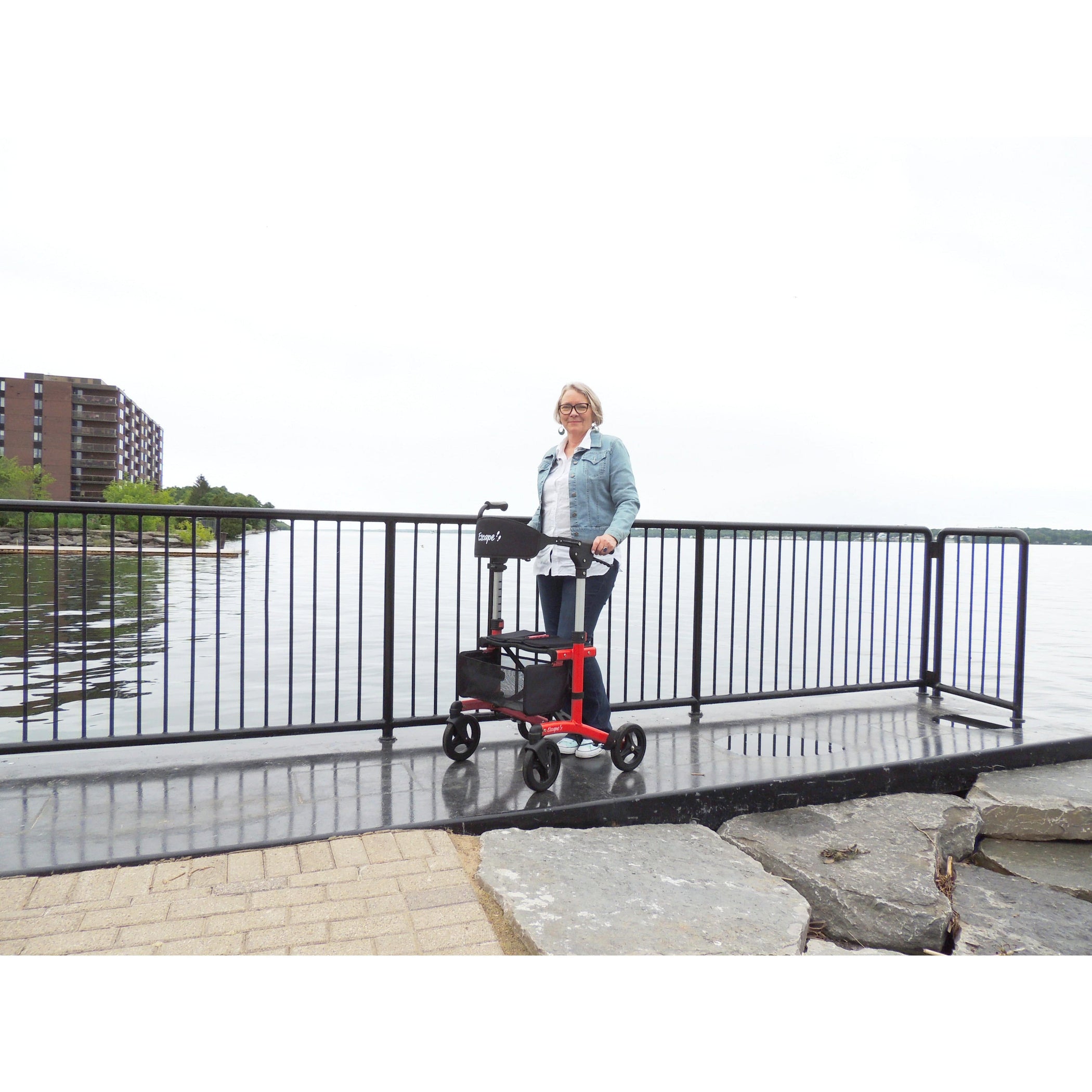 Triumph Mobility Escape Folding Rollator Walker - Only 15.4 lbs ...